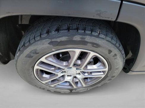 Used 2020 Jeep Compass Latitude FWD image 11
