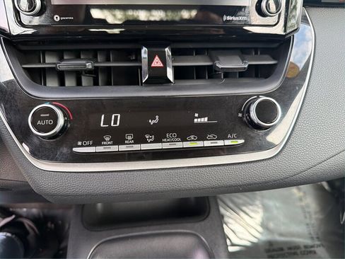 Used 2022 Toyota Corolla LE FWD image 22