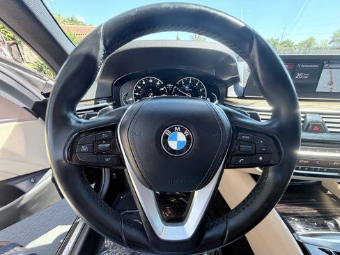 Used 2018 BMW 530i RWD image 14