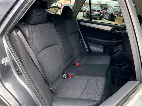 Used 2019 Subaru Outback 2.5i Premium image 19