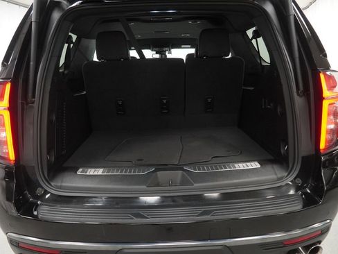 Used 2024 Chevrolet Suburban Premier image 46