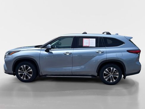 Used 2022 Toyota Highlander XLE FWD image 7