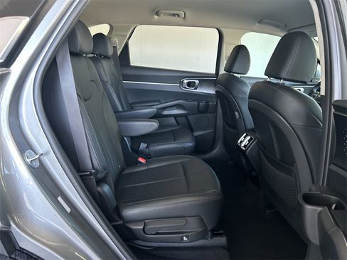 Used 2025 Kia Sorento EX image 36