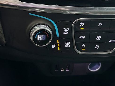 Certified 2023 Chevrolet Traverse LT image 19