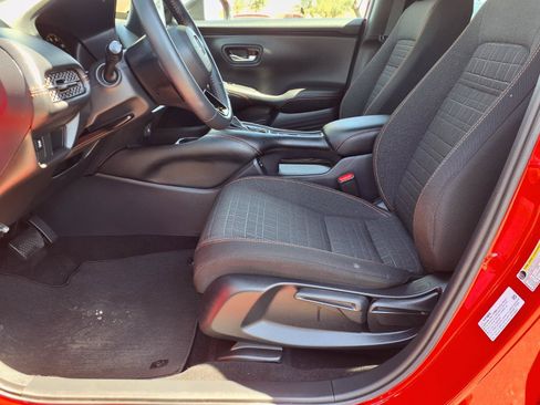 Used 2025 Honda HR-V Sport image 22