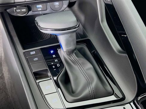 New 2025 Hyundai Elantra SEL image 13