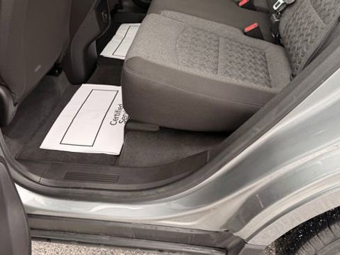 Used 2024 Chevrolet Equinox LT image 38