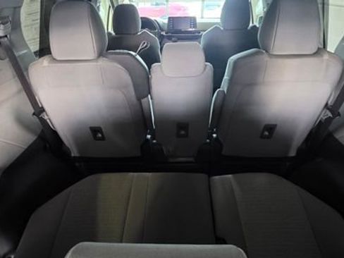 Used 2024 Toyota Sienna LE image 25