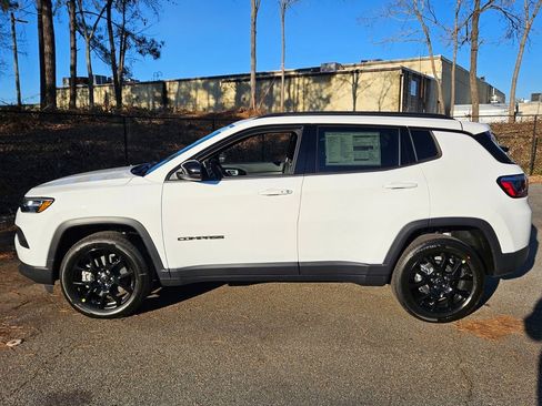 New 2026 Jeep Compass Latitude image 4