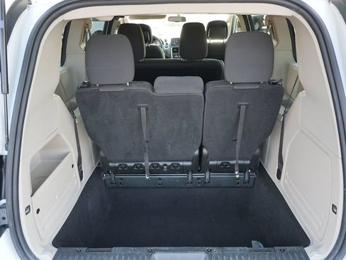 Used 2018 Dodge Grand Caravan SE w/ UConnect Hands-Free Group FWD image 25
