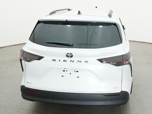 New 2026 Toyota Sienna XLE FWD image 43