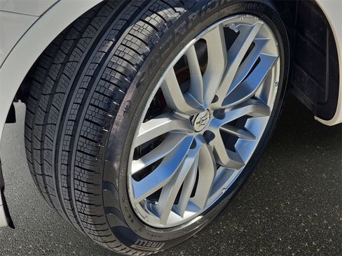 Used 2020 Maserati Levante GranLusso image 36