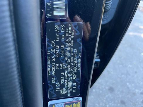 Used 2025 Kia K4 LXS image 28