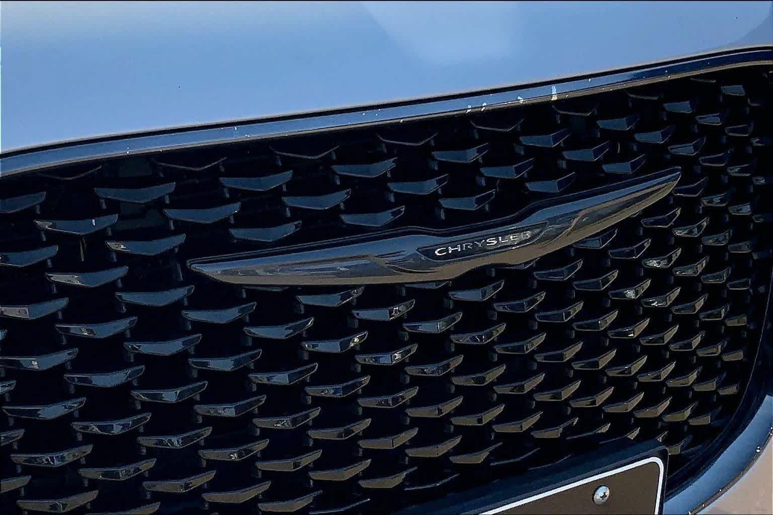 Used 2022 Chrysler 300 Touring w/ Sport Appearance Package RWD image 30
