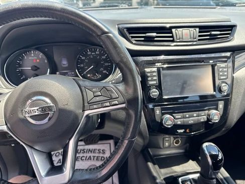 Used 2017 Nissan Rogue Sport SV w/ SV Premium Package AWD/4WD image 9