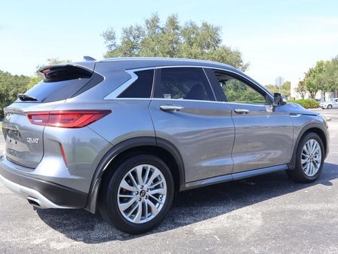 Used 2023 INFINITI QX50 Luxe FWD image 9