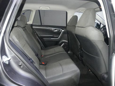 Used 2021 Toyota RAV4 XLE AWD/4WD image 28