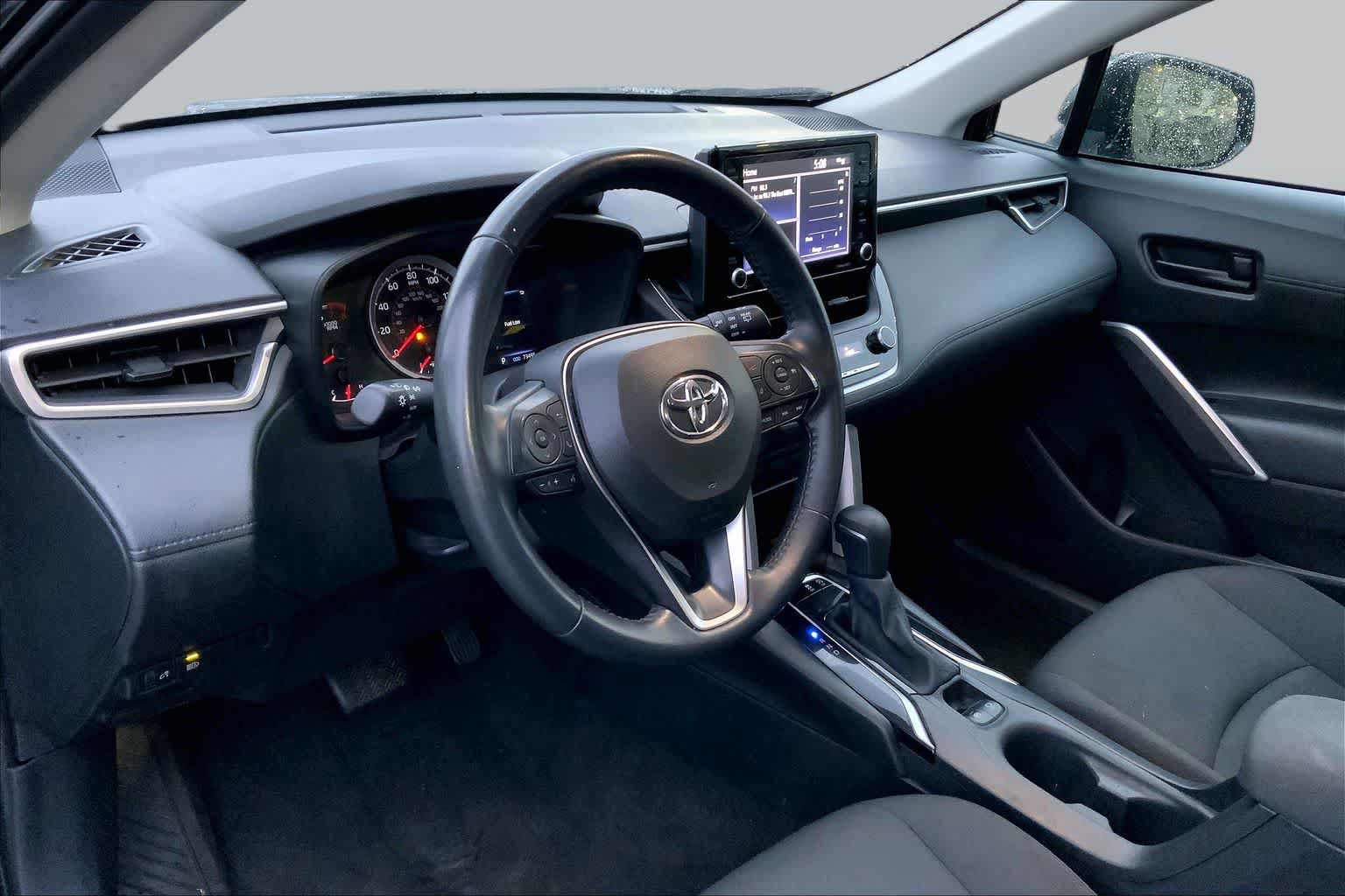 Used 2022 Toyota Corolla Cross LE FWD image 17
