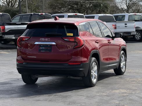Used 2019 GMC Terrain SLE w/ LPO, Cargo Package image 9