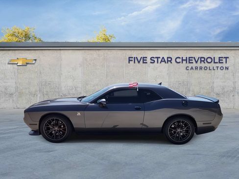 Used 2015 Dodge Challenger R/T Scat Pack w/ Leather Interior Group RWD image 5