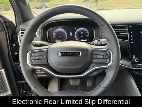 Used 2023 Jeep Wagoneer 4WD image 22