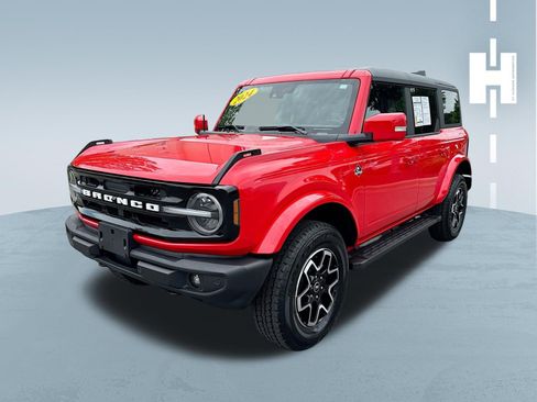 Used 2024 Ford Bronco Outer Banks AWD/4WD image 3