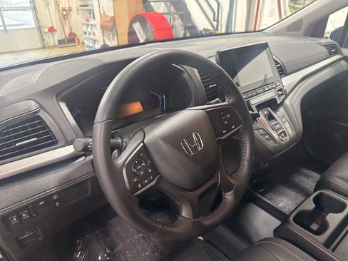 Used 2024 Honda Odyssey EX-L image 10