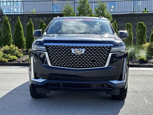 Used 2022 Cadillac Escalade ESV Premium Luxury w/ Performance Package AWD/4WD image 3