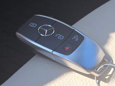 Certified 2025 Mercedes-Benz GLB 250 4MATIC image 36