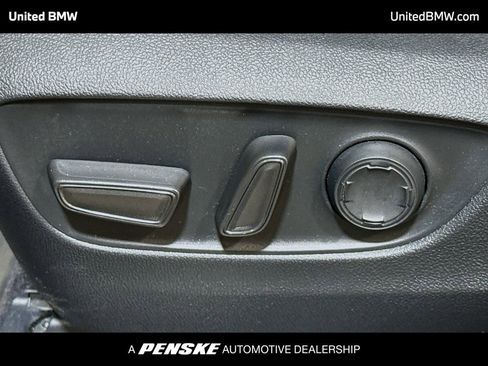 Used 2025 Toyota Sienna XLE w/ XLE Plus Package FWD image 4
