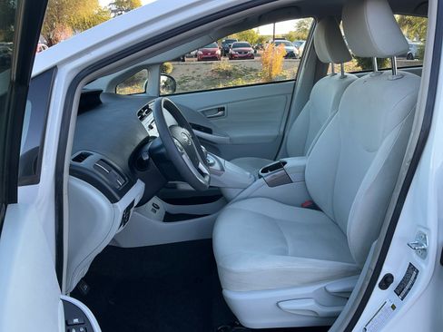 Used 2015 Toyota Prius Three image 14