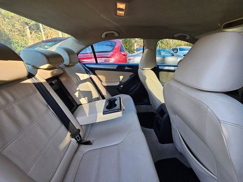 Used 2013 Volkswagen Jetta SE image 29