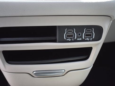 Used 2024 Chrysler Pacifica Touring-L FWD image 28