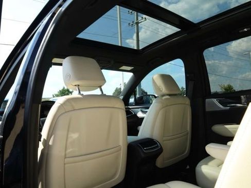 Used 2022 Cadillac XT6 Sport w/ Technology Package image 26