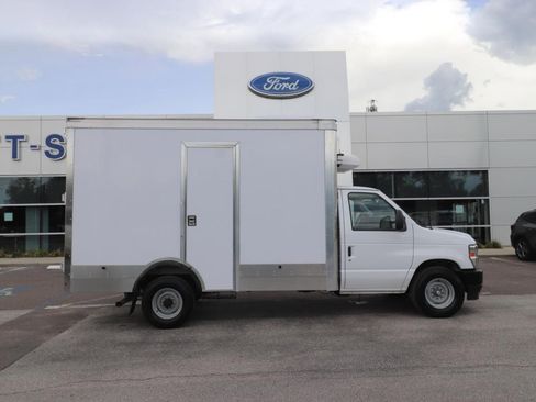 Used 2024 Ford E-350 and Econoline 350 Super Duty w/ Power Windows & Locks Group RWD image 18