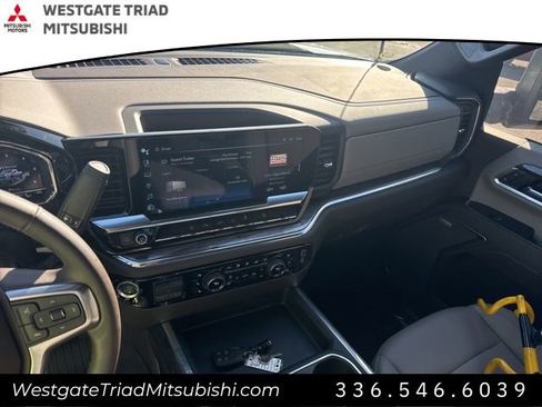 Used 2025 Chevrolet Silverado 2500 LTZ w/ LTZ Premium Package image 18