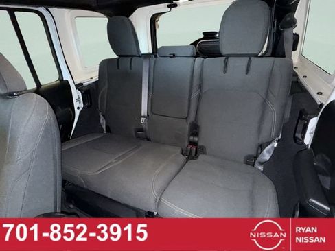 Used 2024 Jeep Wrangler Unlimited AWD/4WD image 39