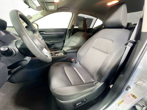 Used 2022 Nissan Altima 2.5 SV AWD/4WD image 14