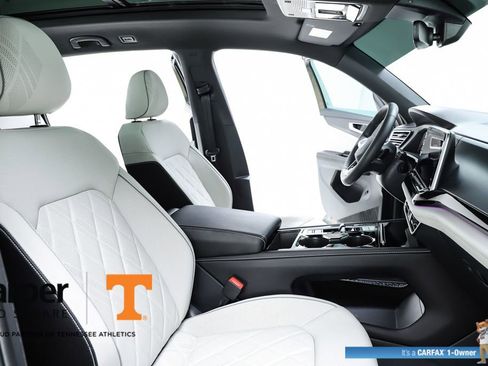 Used 2025 Volkswagen Atlas Cross Sport SEL Premium R-Line image 75