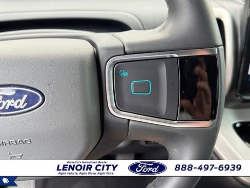 Used 2025 Ford Expedition Active RWD image 19