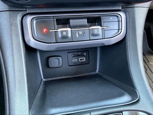 Used 2023 GMC Acadia AT4 w/ Technology Package AWD/4WD image 32
