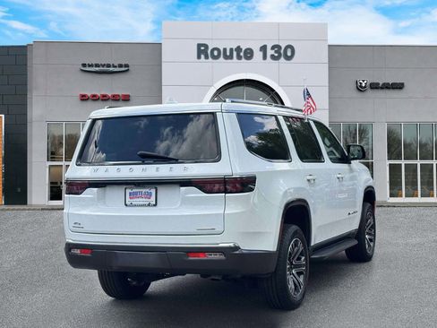 Used 2022 Jeep Wagoneer Series III w/ Flexible Seating Group AWD/4WD image 4
