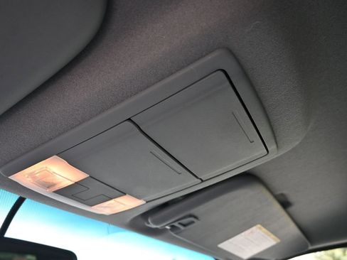 Used 2015 Ford F250 XLT w/ XLT Premium Package image 28