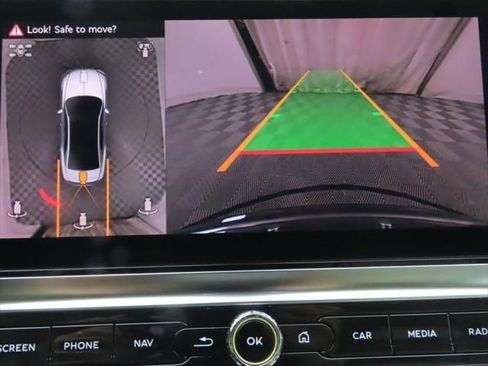 Used 2025 Bentley Flying Spur Plug-In Hybrid AWD/4WD image 17