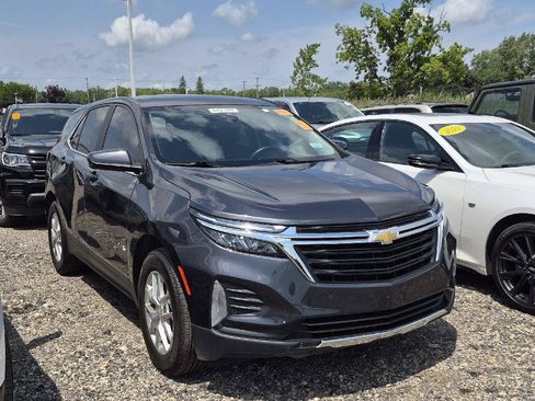 Used 2023 Chevrolet Equinox LT FWD image 2