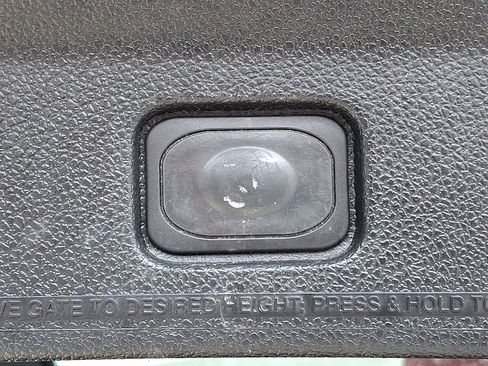 Used 2017 Ford Explorer XLT w/ Equipment Group 202A AWD/4WD image 29