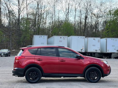 Used 2015 Toyota RAV4 LE FWD image 7