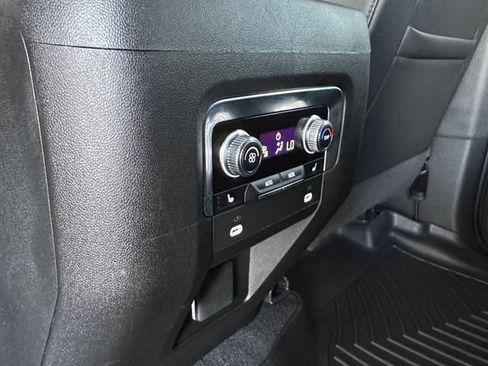 Used 2024 GMC Yukon AT4 w/ Technology Package AWD/4WD image 30