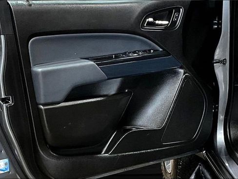 Used 2018 Chevrolet Colorado Z71 image 16