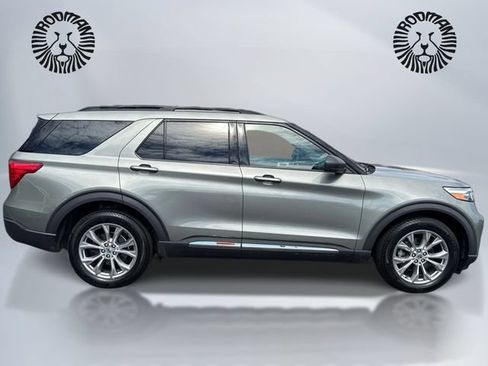 Used 2020 Ford Explorer XLT w/ Equipment Group 202A AWD/4WD image 5